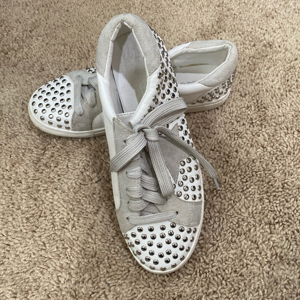 La Sheelah silver studded casual shoe
